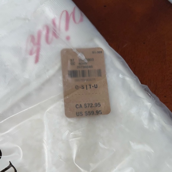 Victoria’s Secret Fuzzy Weekender Tote Bag - NWT - Picture 3 of 3